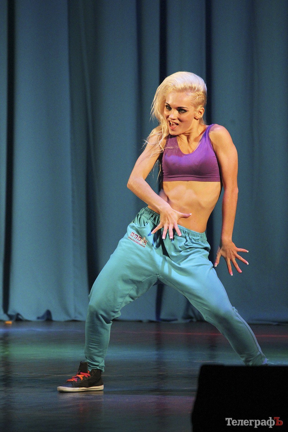 Разностилевый "батл" на кременчугском танцполе Разностилевый "батл" на кременчугском танцполе