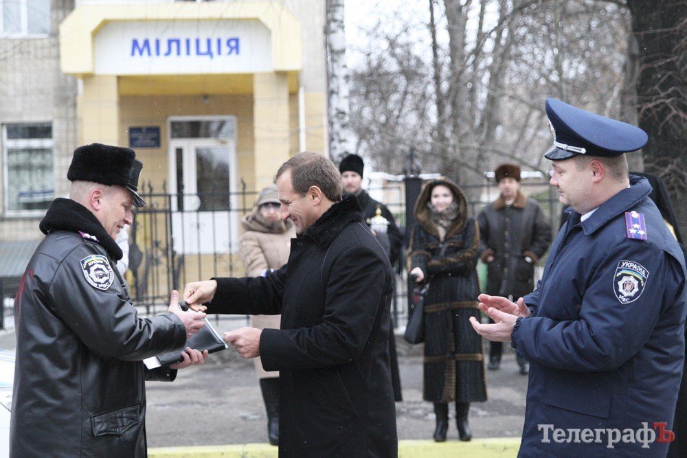 Мэрия подарила кременчугскому отделу ГАИ новую Skoda Octavia Мэрия подарила кременчугскому отделу ГАИ новую Skoda Octavia