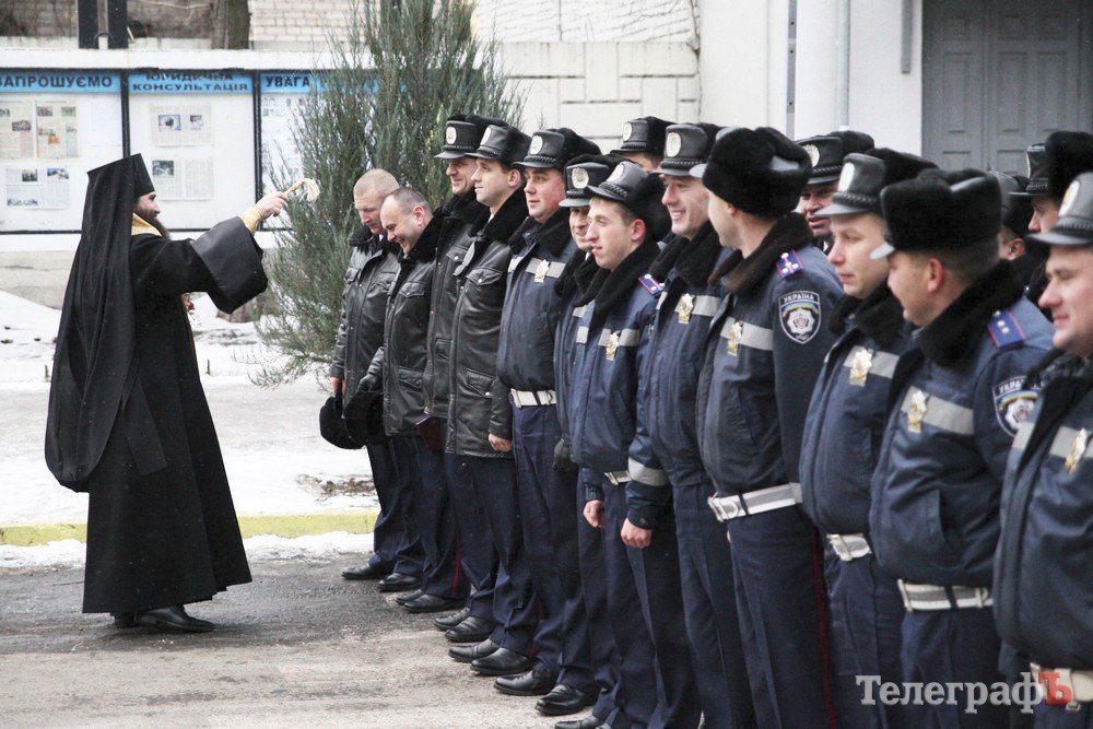 Мэрия подарила кременчугскому отделу ГАИ новую Skoda Octavia Мэрия подарила кременчугскому отделу ГАИ новую Skoda Octavia