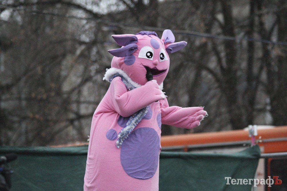 В Кременчуге открыли главную елку В Кременчуге открыли главную елку