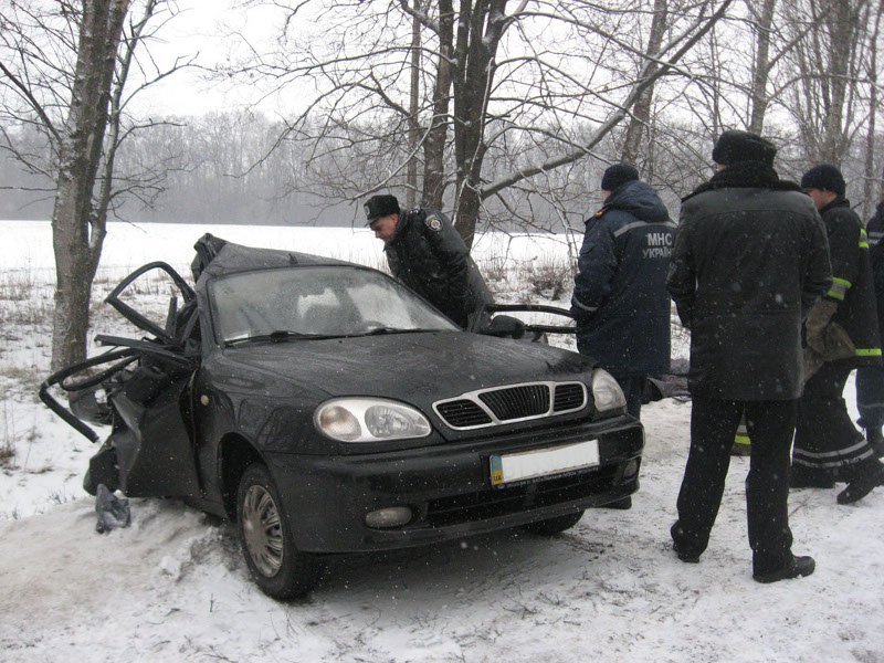 На автодороге Полтава-Кременчуг столкнулись Daewoo Lanos, автобус и автоэвакуатор: погибла девушка На автодороге Полтава-Кременчуг столкнулись Daewoo Lanos, автобус и автоэвакуатор: погибла девушка