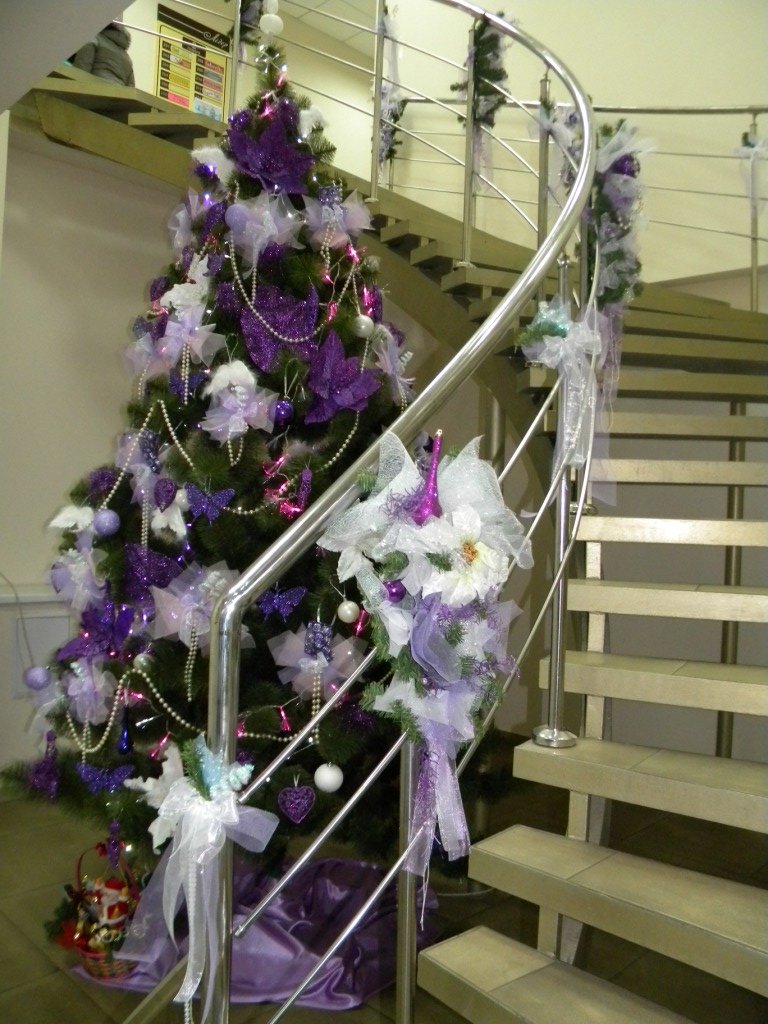 В Кременчуге выбрали лучшую елку среди заведений торговли и сферы услуг В Кременчуге выбрали лучшую елку среди заведений торговли и сферы услуг