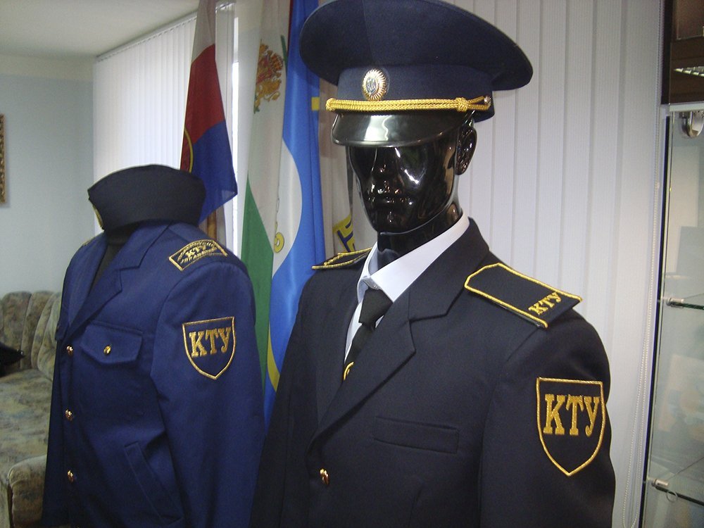 Водители кременчугских троллейбусов в новой форме будут похожи на пилотов Водители кременчугских троллейбусов в новой форме будут похожи на пилотов