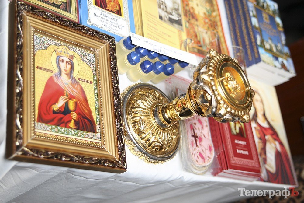 В Кременчуг привезли мощи, которым молятся о сохранении от внезапной смерти и исцеления от рака В Кременчуг привезли мощи, которым молятся о сохранении от внезапной смерти и исцеления от рака