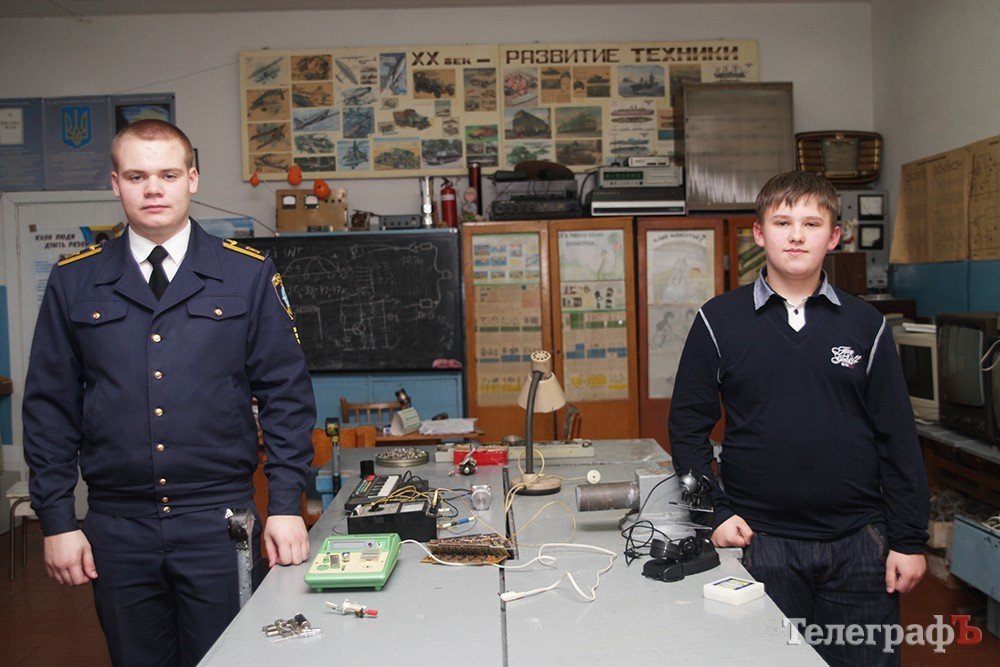 Кременчугские школьники создали приборы для своих учителей и их учеников Кременчугские школьники создали приборы для своих учителей и их учеников