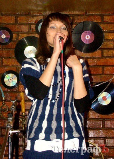 В Кременчуге 23 февраля девушки-поэтессы читали стихотворения кременчугских мужчин-поэтов В Кременчуге 23 февраля девушки-поэтессы читали стихотворения кременчугских мужчин-поэтов