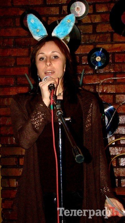 В Кременчуге 23 февраля девушки-поэтессы читали стихотворения кременчугских мужчин-поэтов В Кременчуге 23 февраля девушки-поэтессы читали стихотворения кременчугских мужчин-поэтов