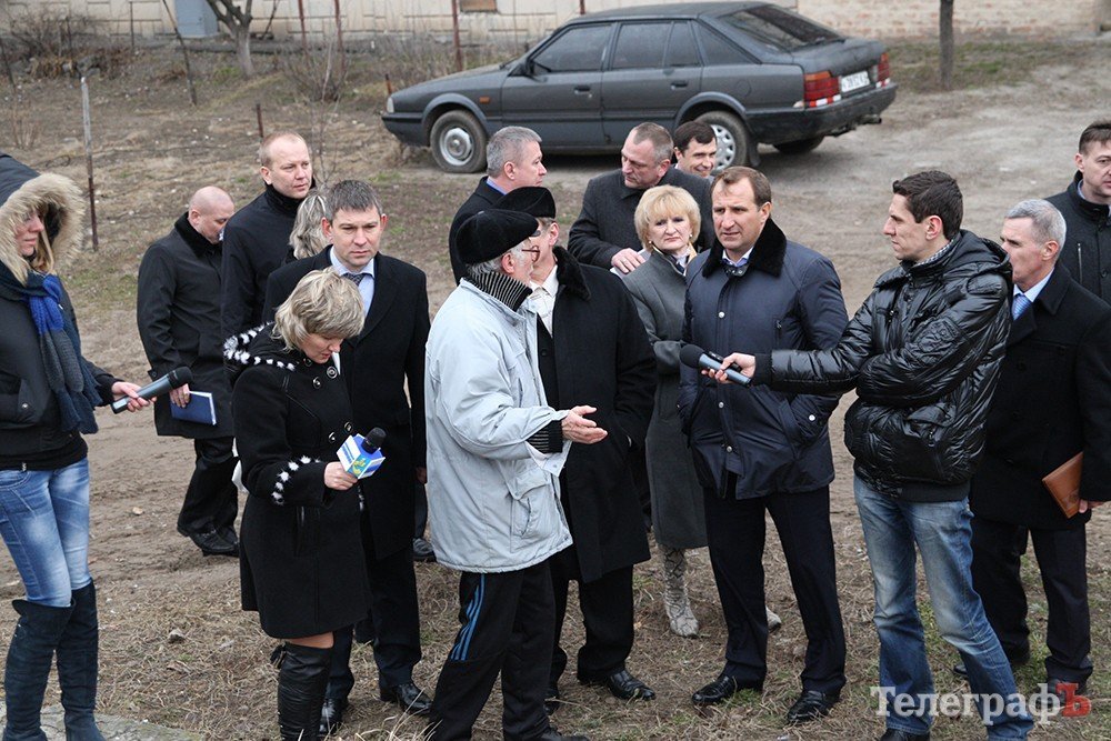 В Кременчуге ликвидируют долгострой, который стал огромной мусоркой (ФОТО) В Кременчуге ликвидируют долгострой, который стал огромной мусоркой (ФОТО)