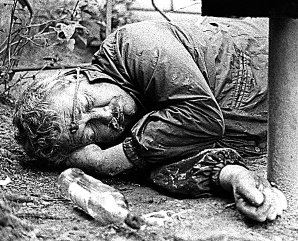 Кримінальна перекваліфікація кременчуцьких злодіїв: замість шапок – мобілки, замість злодіїв – хакери Кримінальна перекваліфікація кременчуцьких злодіїв: замість шапок – мобілки, замість злодіїв – хакери