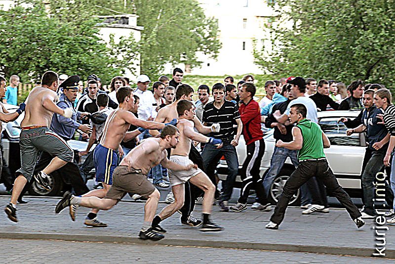 Кримінальна перекваліфікація кременчуцьких злодіїв: замість шапок – мобілки, замість злодіїв – хакери Кримінальна перекваліфікація кременчуцьких злодіїв: замість шапок – мобілки, замість злодіїв – хакери