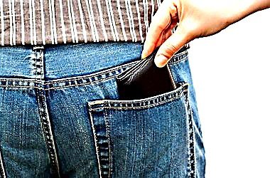 Кримінальна перекваліфікація кременчуцьких злодіїв: замість шапок – мобілки, замість злодіїв – хакери Кримінальна перекваліфікація кременчуцьких злодіїв: замість шапок – мобілки, замість злодіїв – хакери