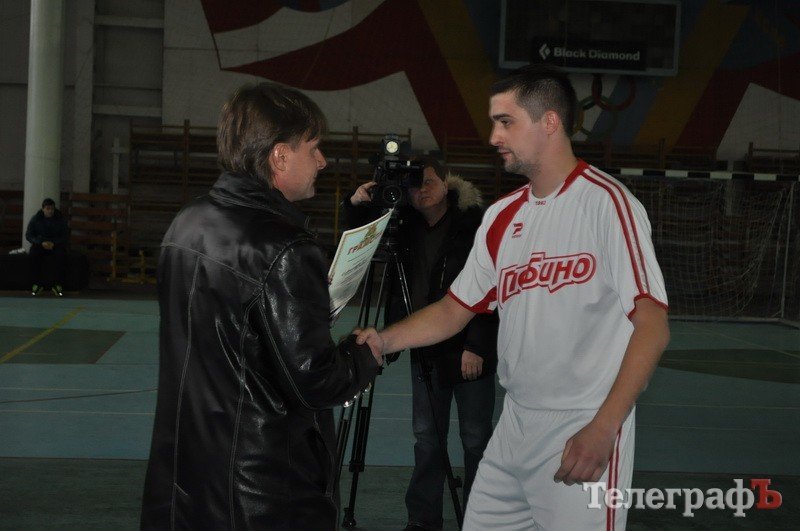 МИНИ-ФУТБОЛ. «Экоэнерго», «Глобино», «Джерело Днiпра» награждены Кубками и «золотом» МИНИ-ФУТБОЛ. «Экоэнерго», «Глобино», «Джерело Днiпра» награждены Кубками и «золотом»