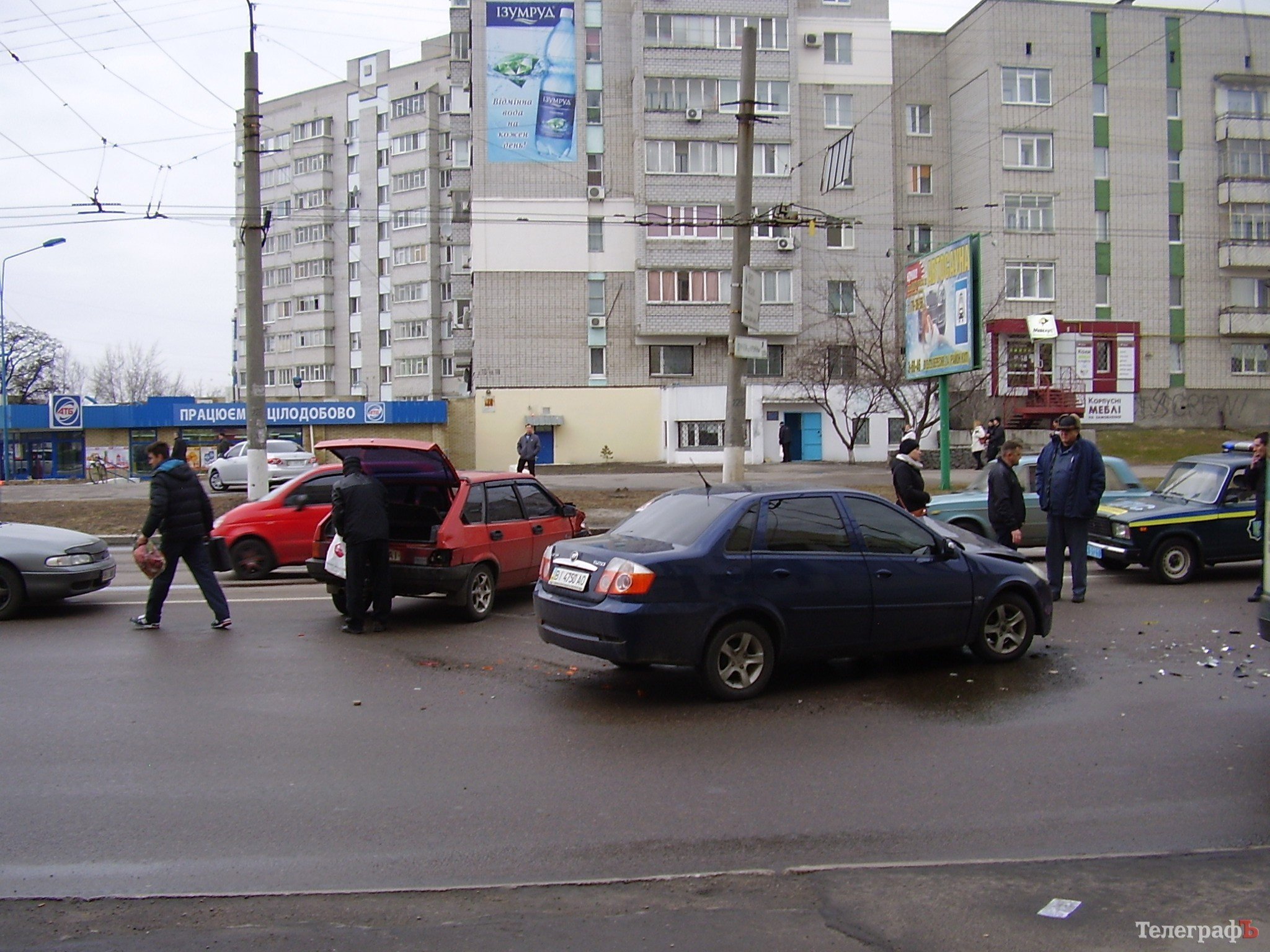 В Кременчуге столкнулись Lifan и "девятка" В Кременчуге столкнулись Lifan и "девятка"