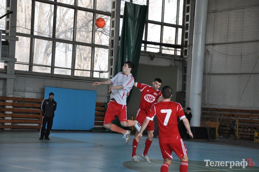 Лучшие команды Кременчуга по мини-футболу - Лукас, Горняк, Шарлис Лучшие команды Кременчуга по мини-футболу - Лукас, Горняк, Шарлис