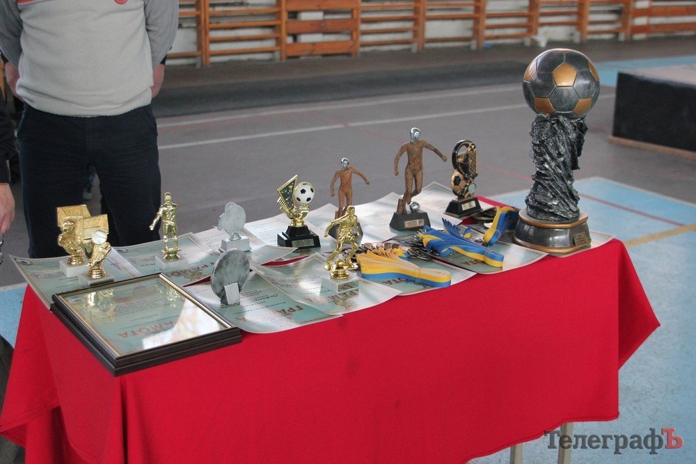 Лучшие команды Кременчуга по мини-футболу - Лукас, Горняк, Шарлис Лучшие команды Кременчуга по мини-футболу - Лукас, Горняк, Шарлис