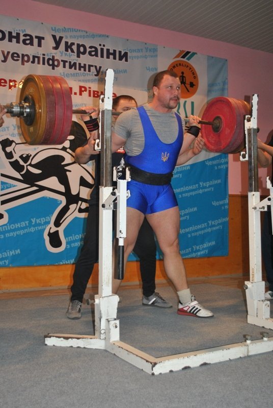 Кременчужане Виталий Островский и Максим Ющенко привезли «золото» и «серебро» с чемпионата Украины по пауэрлифтингу Кременчужане Виталий Островский и Максим Ющенко привезли «золото» и «серебро» с чемпионата Украины по пауэрлифтингу