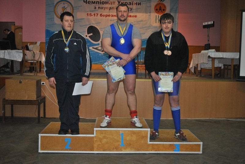 Кременчужане Виталий Островский и Максим Ющенко привезли «золото» и «серебро» с чемпионата Украины по пауэрлифтингу Кременчужане Виталий Островский и Максим Ющенко привезли «золото» и «серебро» с чемпионата Украины по пауэрлифтингу