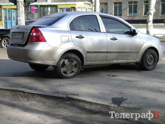 В центре Кременчуга столкнулись Lexus и Chevrolet В центре Кременчуга столкнулись Lexus и Chevrolet