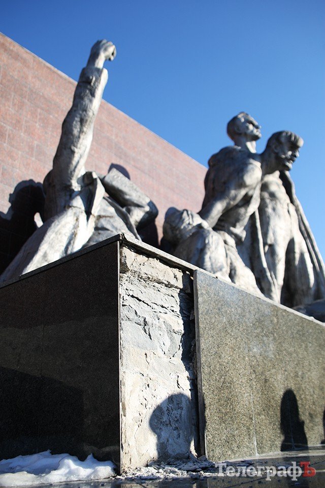 В Кременчуге к 9 Мая мемориалу «Вечно живым» "залечат раны" В Кременчуге к 9 Мая мемориалу «Вечно живым» "залечат раны"