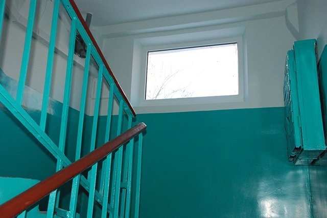 В Кременчуге презентовали отремонтированный по шаблону подъезд В Кременчуге презентовали отремонтированный по шаблону подъезд