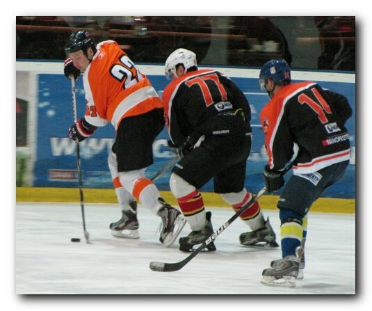 ХОККЕЙ. ХК «Кременчуг» продолжает борьбу за выход в финал Open Cup DAFI ХОККЕЙ. ХК «Кременчуг» продолжает борьбу за выход в финал Open Cup DAFI