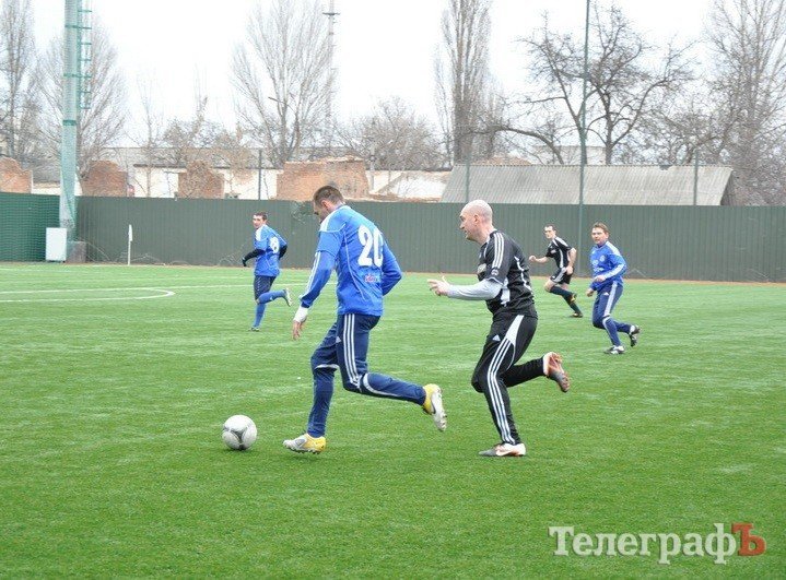 ФУТБОЛ. Восемь сильнейших команд продолжили борьбу за «Кубок мэра» ФУТБОЛ. Восемь сильнейших команд продолжили борьбу за «Кубок мэра»