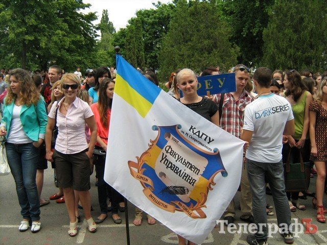 Кременчугские студенты испекли хатку и гору шоколадных маффинов Кременчугские студенты испекли хатку и гору шоколадных маффинов