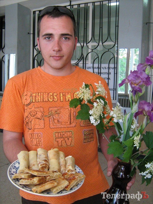 Кременчугские студенты испекли хатку и гору шоколадных маффинов Кременчугские студенты испекли хатку и гору шоколадных маффинов