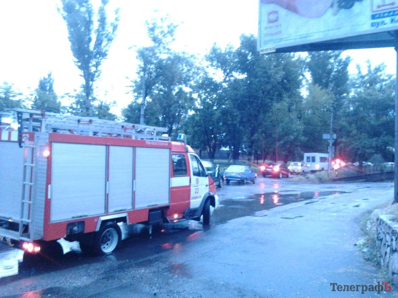 Во время ливня в Кременчуге под мостом "затонула" ГАЗель Во время ливня в Кременчуге под мостом "затонула" ГАЗель