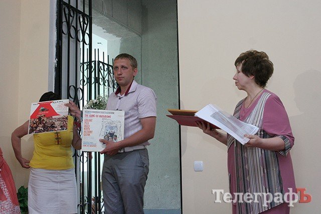 Вдова композитора Дмитрия Темкина подарила Кременчугскому музею экспонаты, связанные с его творчеством Вдова композитора Дмитрия Темкина подарила Кременчугскому музею экспонаты, связанные с его творчеством