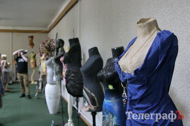 В Кременчуге открылась первая выставка скульптур-манекенов В Кременчуге открылась первая выставка скульптур-манекенов