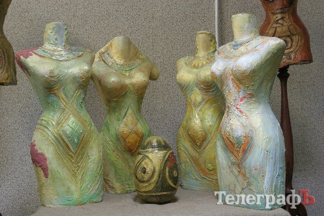 В Кременчуге открылась первая выставка скульптур-манекенов В Кременчуге открылась первая выставка скульптур-манекенов