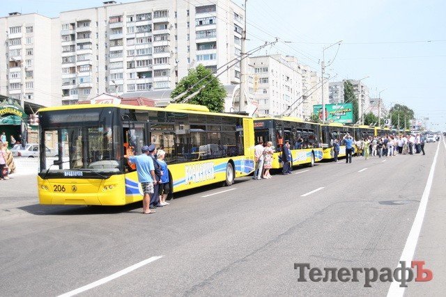 В Кременчуг на маршруты выехали новые троллейбусы В Кременчуг на маршруты выехали новые троллейбусы