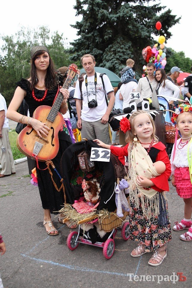 В Кременчуге в четвертый раз прошел Парад колясок В Кременчуге в четвертый раз прошел Парад колясок