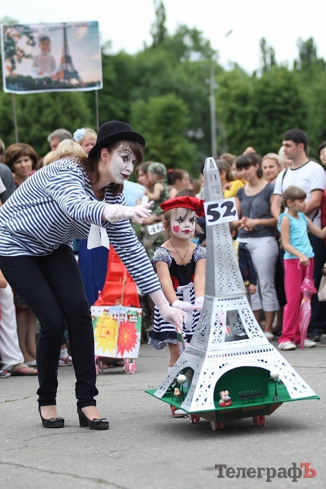 В Кременчуге в четвертый раз прошел Парад колясок В Кременчуге в четвертый раз прошел Парад колясок