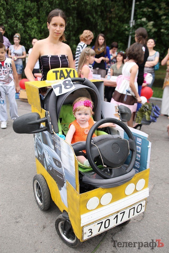 В Кременчуге в четвертый раз прошел Парад колясок В Кременчуге в четвертый раз прошел Парад колясок