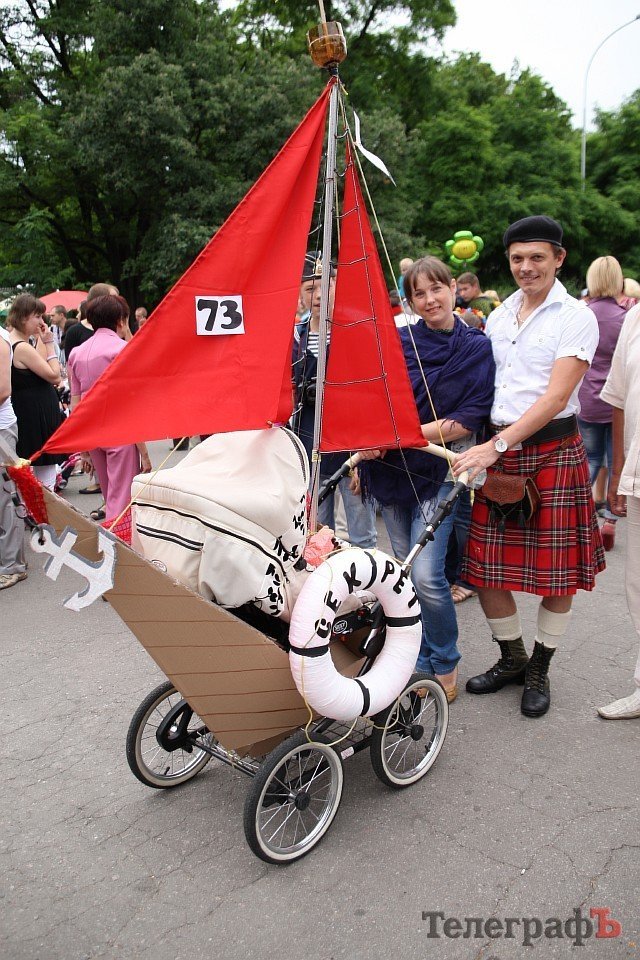 В Кременчуге в четвертый раз прошел Парад колясок В Кременчуге в четвертый раз прошел Парад колясок