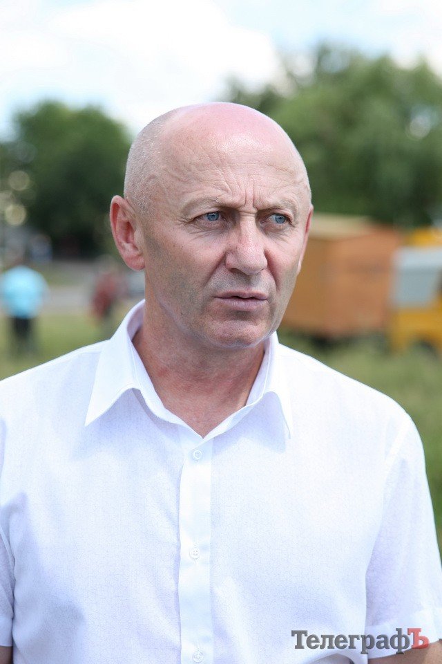 В Кременчуге упал вертолет летного колледжа АК-1-3 В Кременчуге упал вертолет летного колледжа АК-1-3