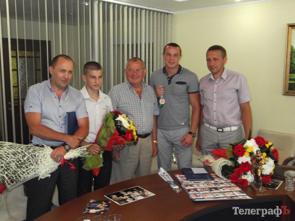 Денис Пояцыка начинает подготовку к чемпионату мира по боксу Денис Пояцыка начинает подготовку к чемпионату мира по боксу