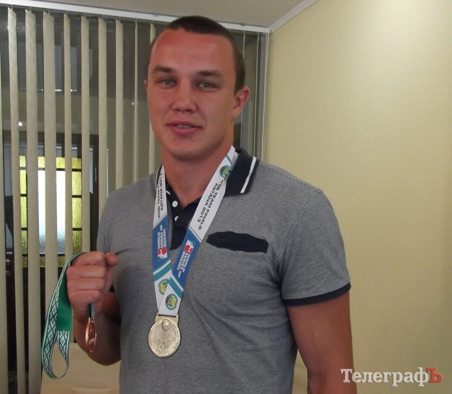 Денис Пояцыка начинает подготовку к чемпионату мира по боксу Денис Пояцыка начинает подготовку к чемпионату мира по боксу