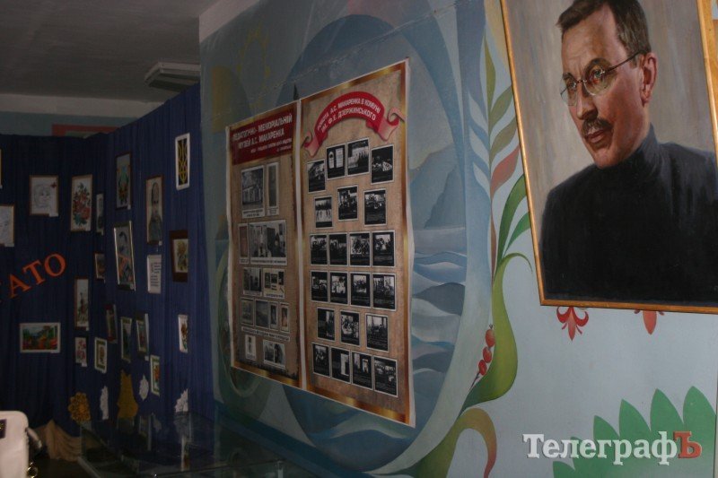 В Кременчугской детской колонии парни пели и плясали, а матери плакали навзрыд В Кременчугской детской колонии парни пели и плясали, а матери плакали навзрыд