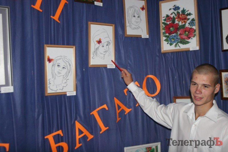 В Кременчугской детской колонии парни пели и плясали, а матери плакали навзрыд В Кременчугской детской колонии парни пели и плясали, а матери плакали навзрыд