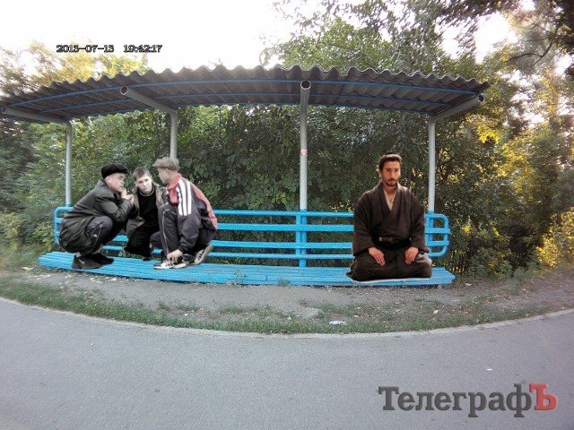 Приколы нашего городка: остановка по-восточному Приколы нашего городка: остановка по-восточному