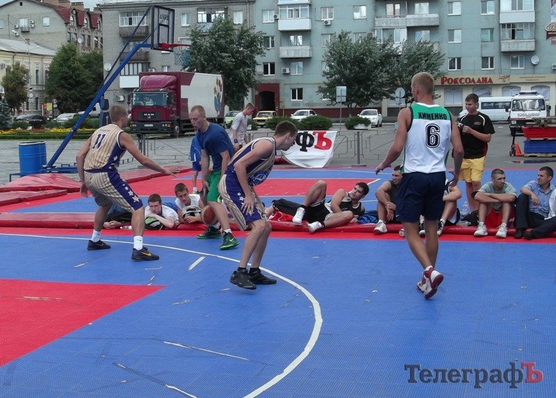 В Кременчуге состоялся праздник «уличного» баскетбола В Кременчуге состоялся праздник «уличного» баскетбола