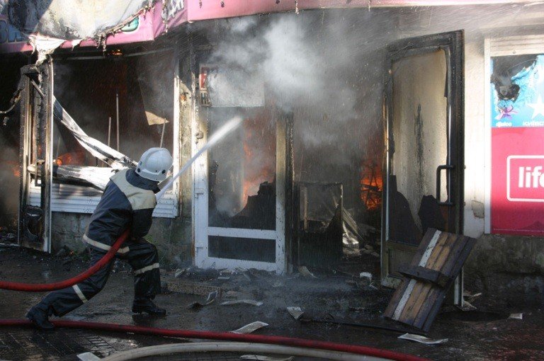 В Полтаве снова горел центральный рынок В Полтаве снова горел центральный рынок