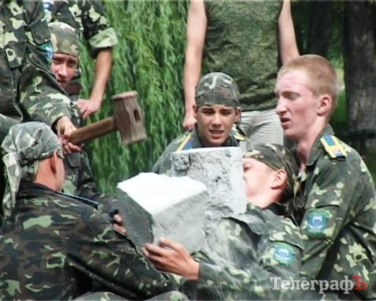 "За ВДВ!!!" Репортаж со Дня воздушно-десантных войск в Кременчуге "За ВДВ!!!" Репортаж со Дня воздушно-десантных войск в Кременчуге