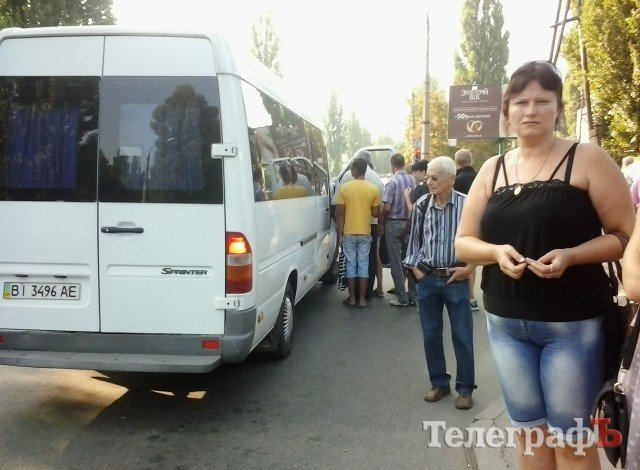 В Кременчуге ГАИ опять проверяет маршрутчиков – пассажиры опаздывают на работу В Кременчуге ГАИ опять проверяет маршрутчиков – пассажиры опаздывают на работу