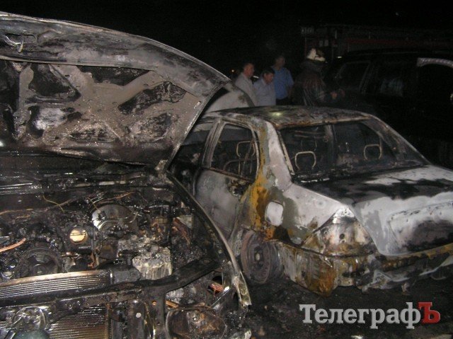 В Кременчуге подожгли машину начальника юридического отдела мэрии Браташа: горели шесть автомобилей В Кременчуге подожгли машину начальника юридического отдела мэрии Браташа: горели шесть автомобилей