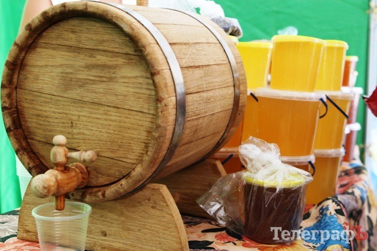 Как пасечники в Кременчуге ярмаркуют Как пасечники в Кременчуге ярмаркуют