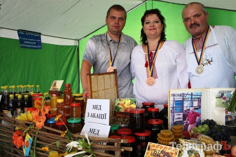 Как пасечники в Кременчуге ярмаркуют Как пасечники в Кременчуге ярмаркуют